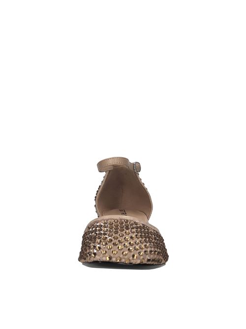  STRATEGIA | R15 CONNIESAHARA